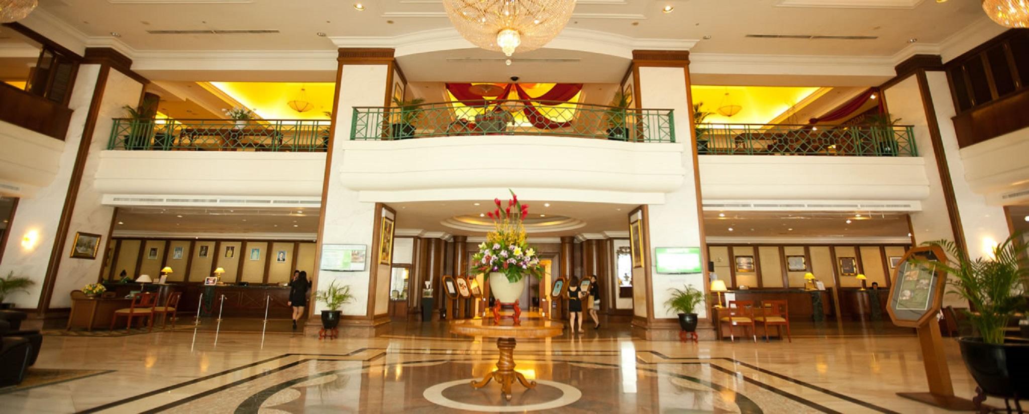 Gurney Bay Hotel, A Parkroyal Partner Hotel George Town Exterior foto The lobby of the hotel