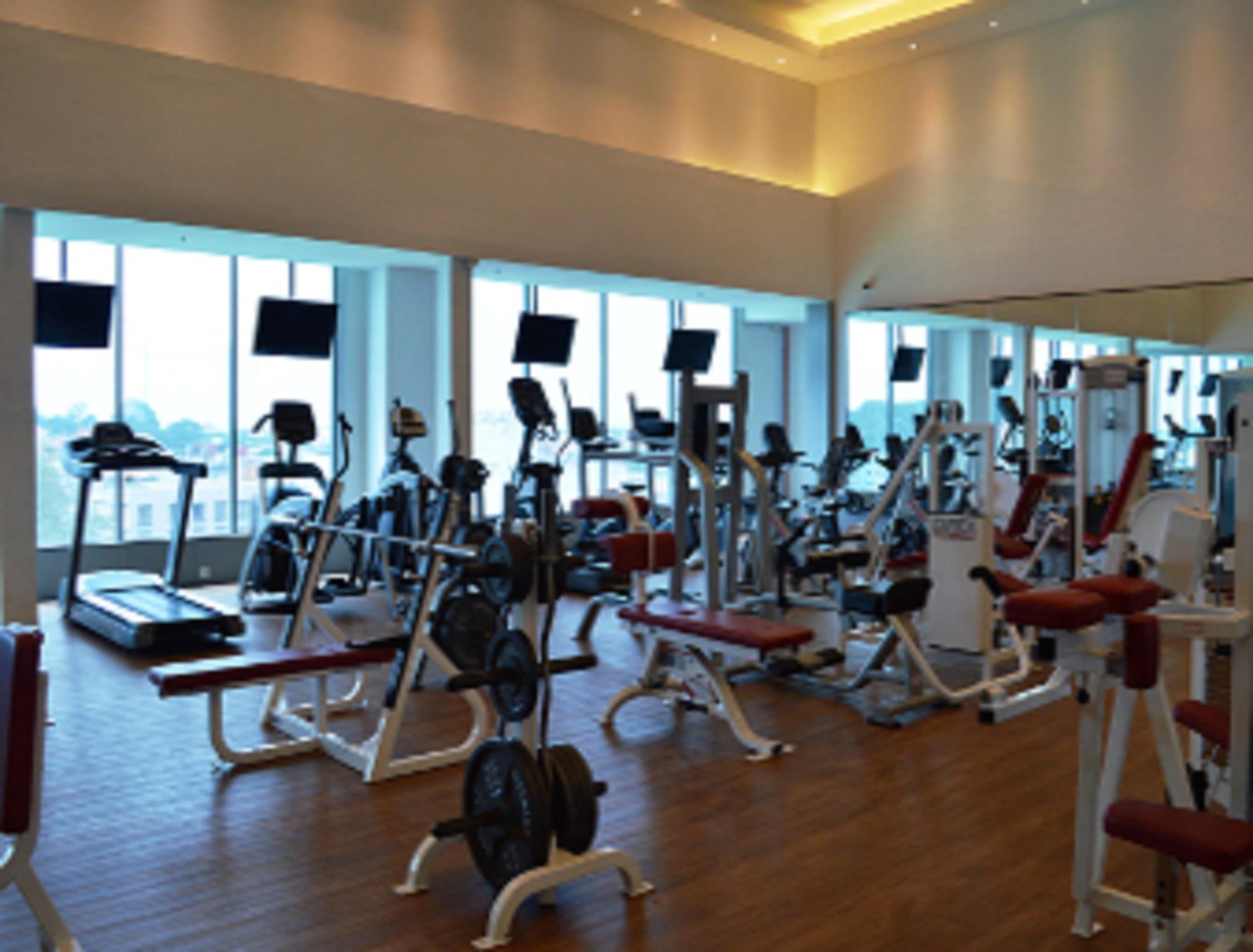 Gurney Bay Hotel, A Parkroyal Partner Hotel George Town Exterior foto The gym at the hotel