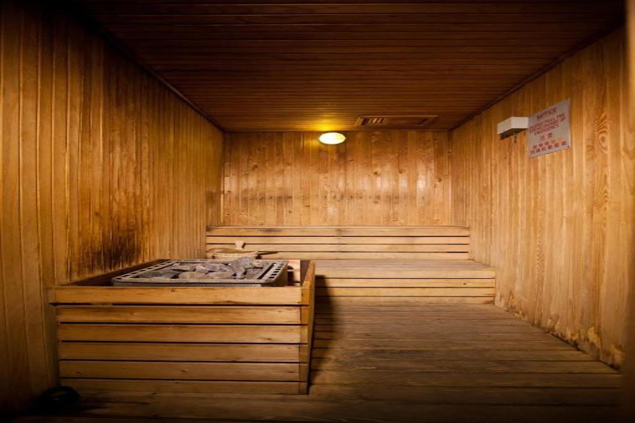 Gurney Bay Hotel, A Parkroyal Partner Hotel George Town Exterior foto A Finnish sauna