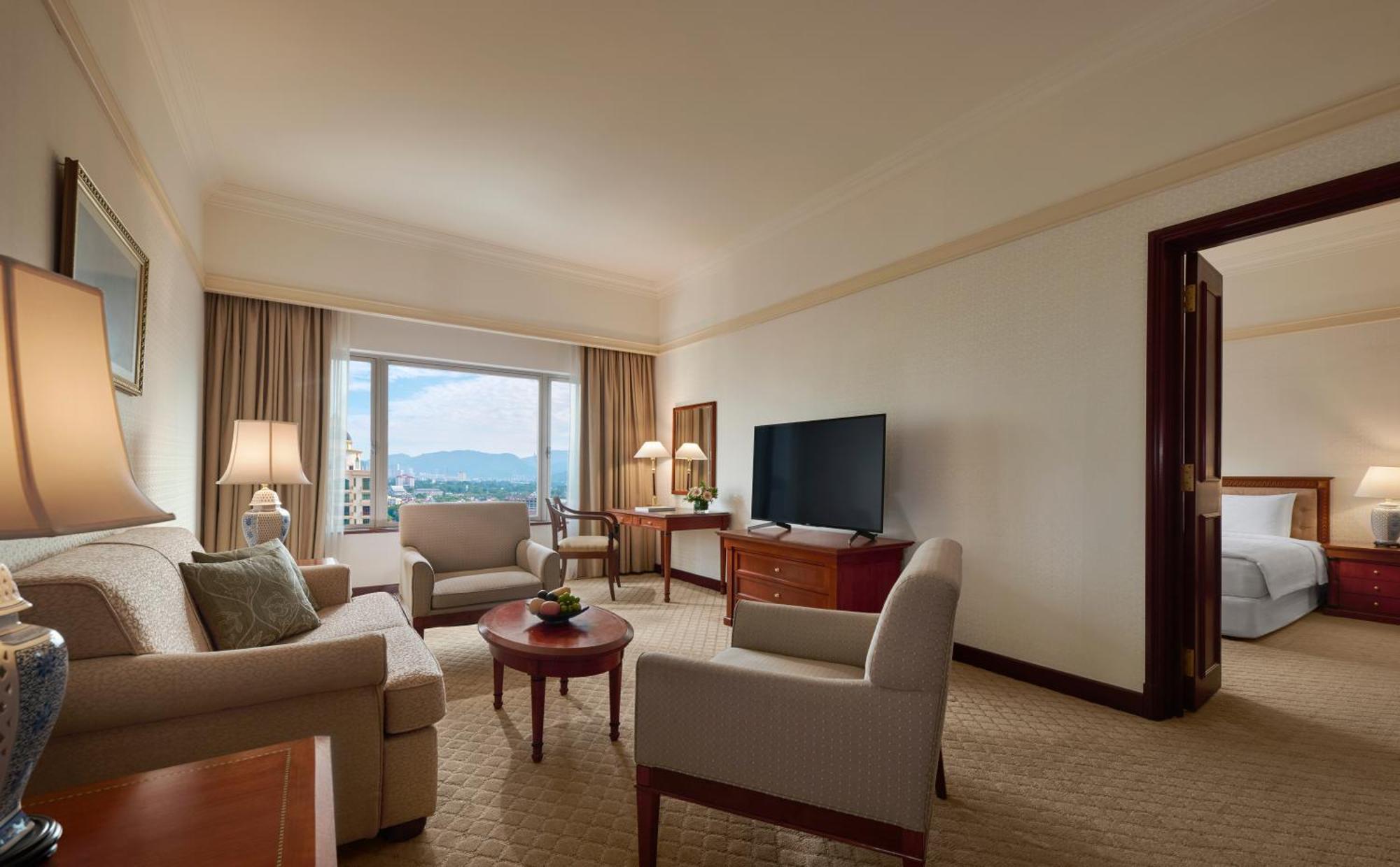 Gurney Bay Hotel, A Parkroyal Partner Hotel George Town Exterior foto A suite at the hotel