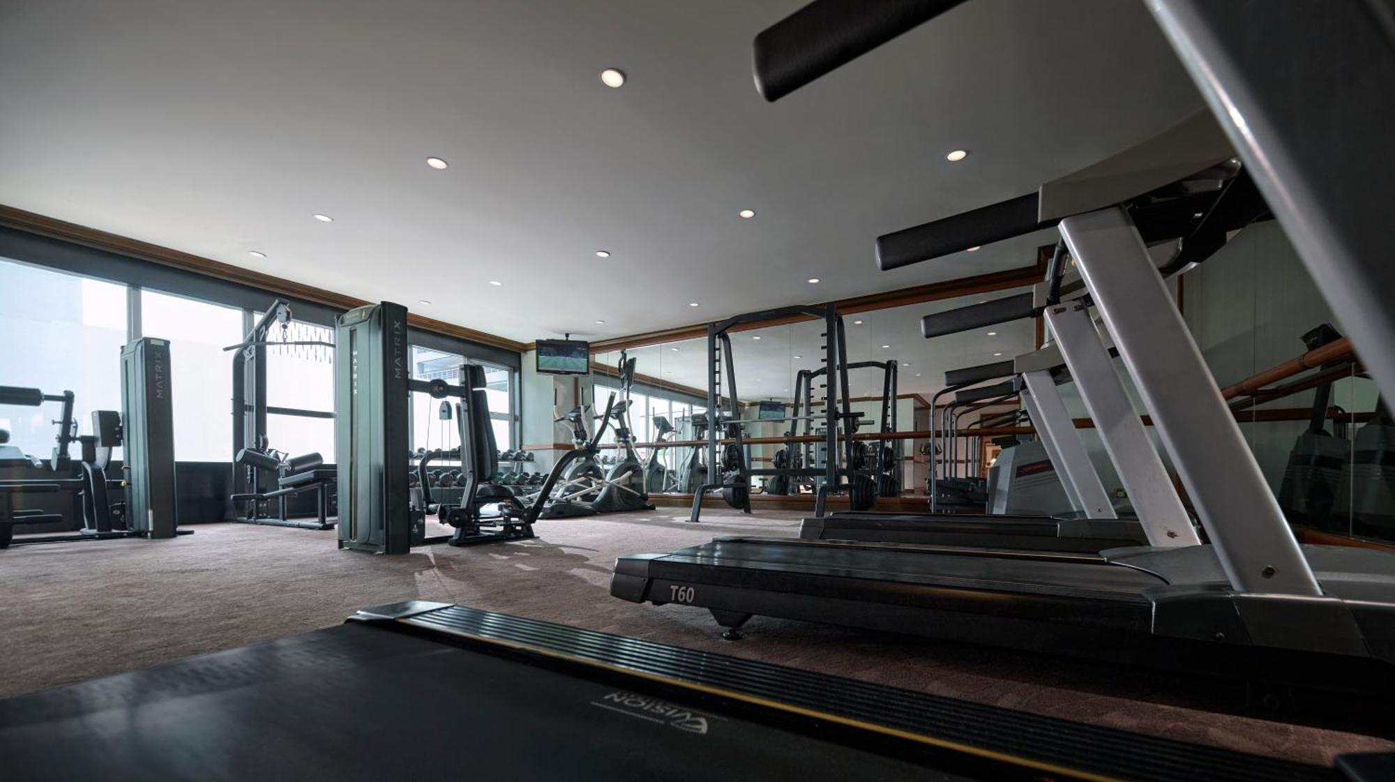 Gurney Bay Hotel, A Parkroyal Partner Hotel George Town Exterior foto The gym at the hotel