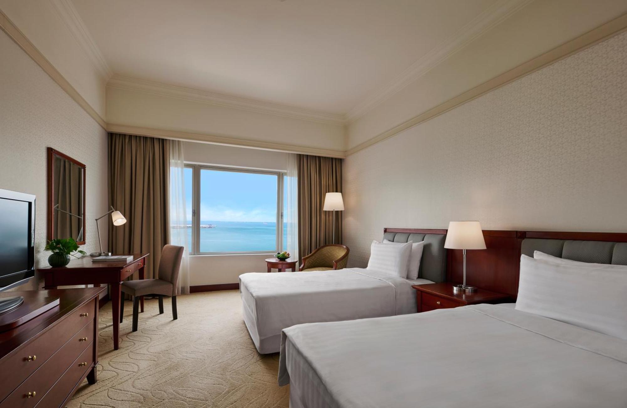 Gurney Bay Hotel, A Parkroyal Partner Hotel George Town Exterior foto Deluxe Room
