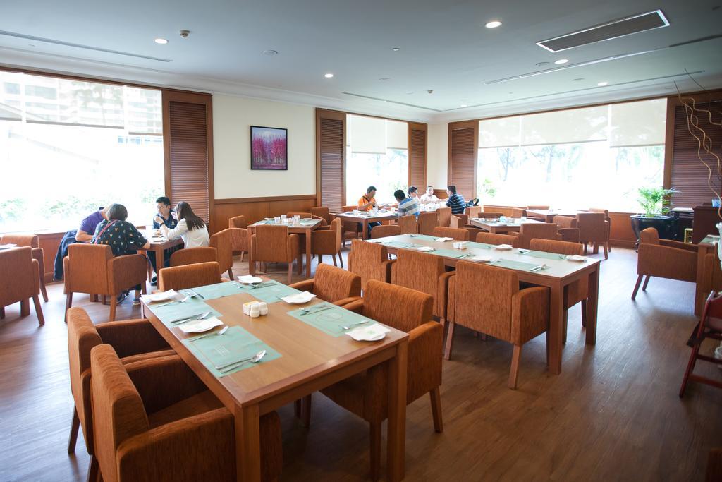 Gurney Bay Hotel, A Parkroyal Partner Hotel George Town Exterior foto The dining room at the International House